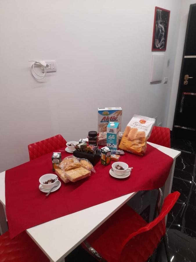 Lux House Naples Airport Hotel Екстериор снимка