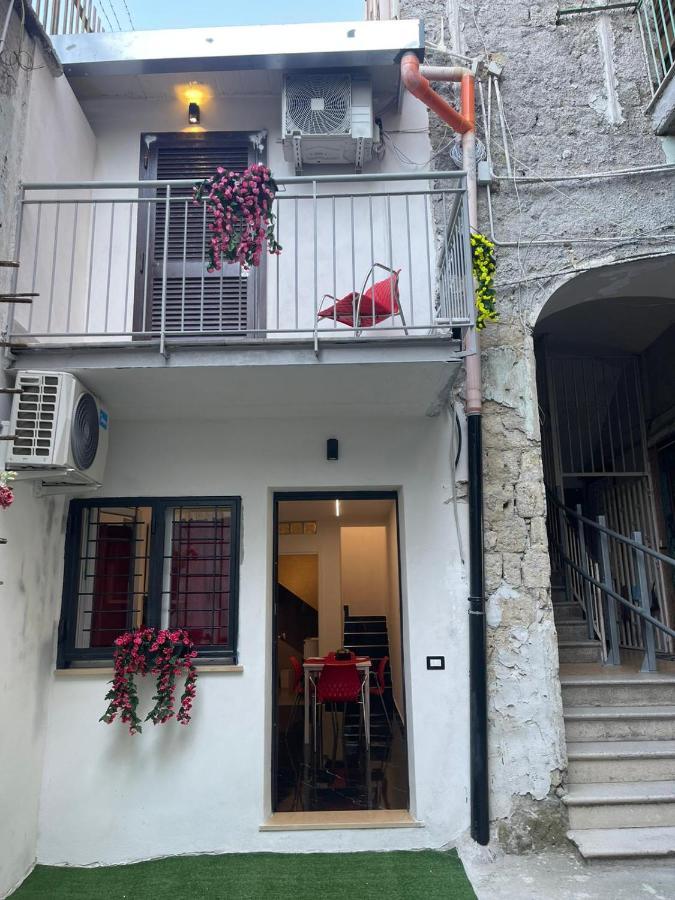 Lux House Naples Airport Hotel Екстериор снимка