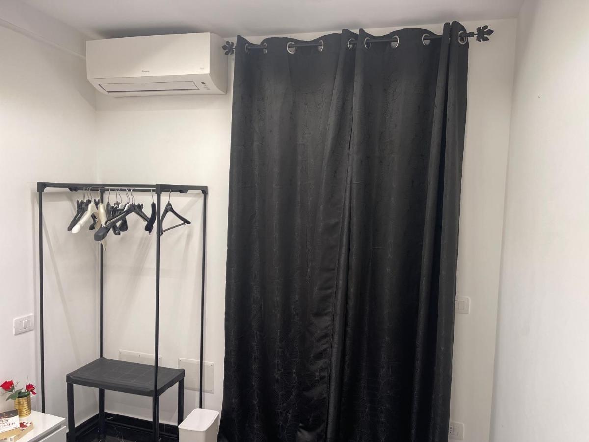 Lux House Naples Airport Hotel Екстериор снимка