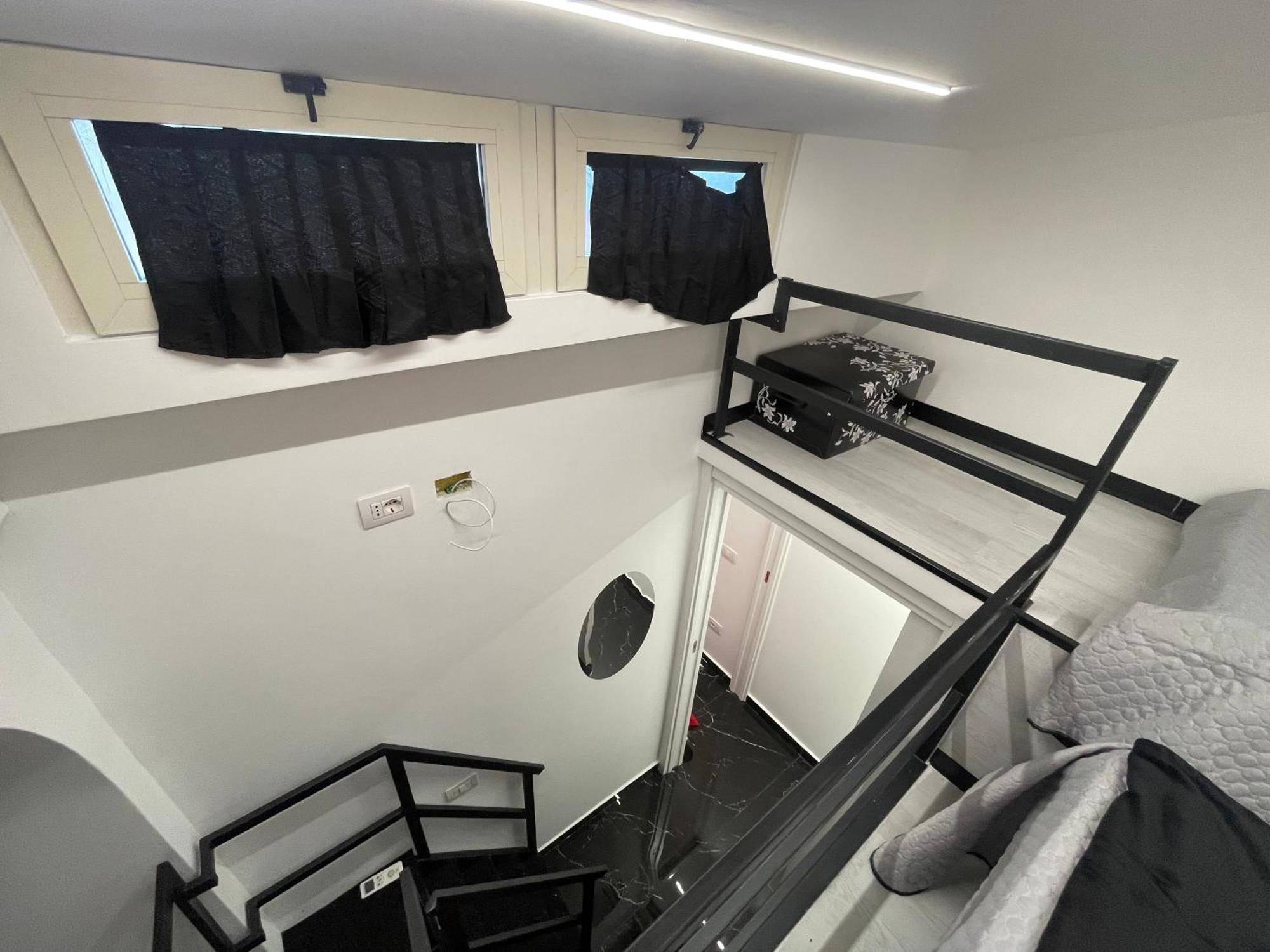 Lux House Naples Airport Hotel Екстериор снимка