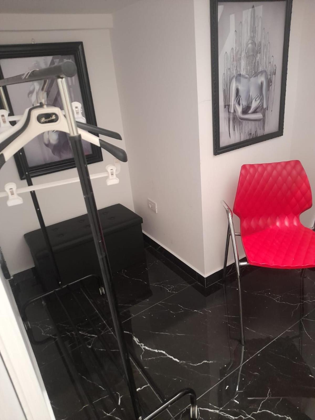 Lux House Naples Airport Hotel Екстериор снимка
