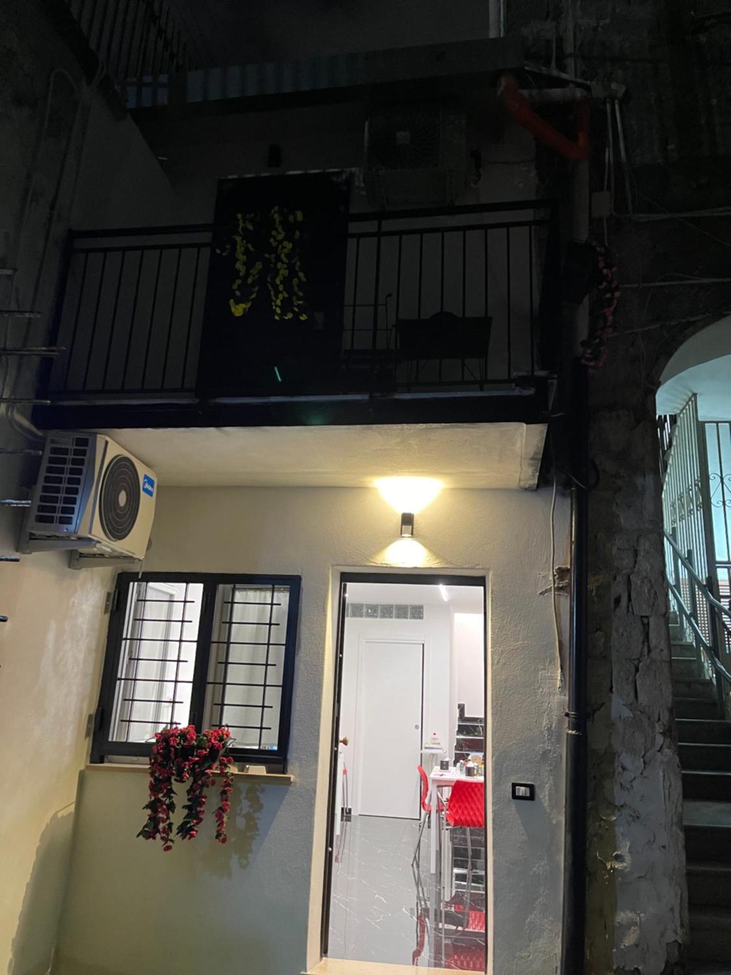 Lux House Naples Airport Hotel Екстериор снимка
