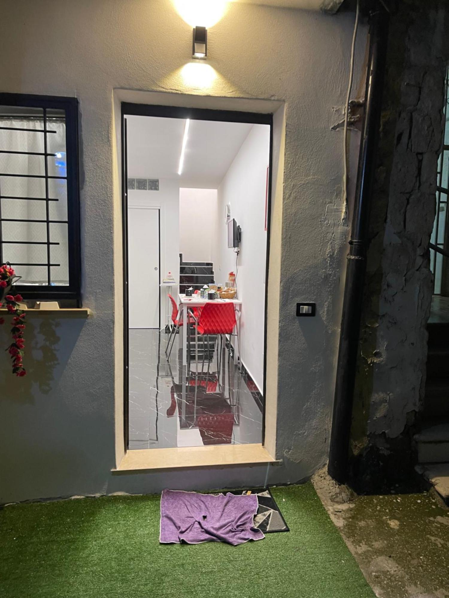 Lux House Naples Airport Hotel Екстериор снимка